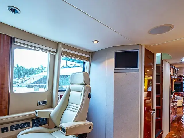 Lazzara Yachts 80 Skylounge M.Y.