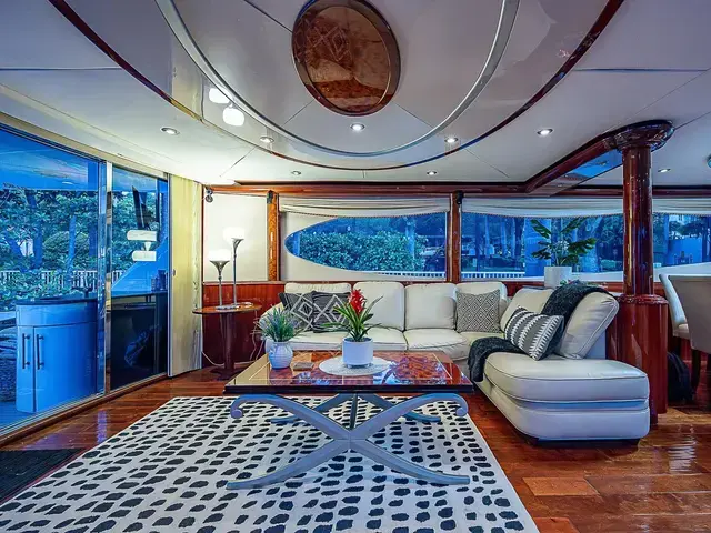 Lazzara Yachts 80 Skylounge M.Y.