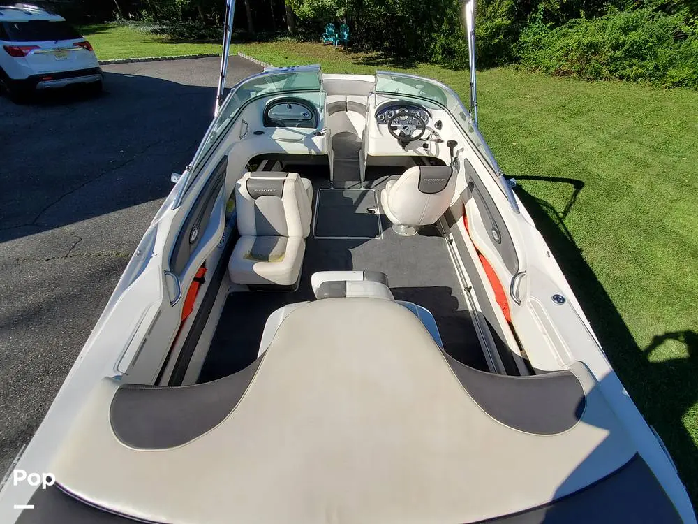 2011 Sea Ray 205 sport