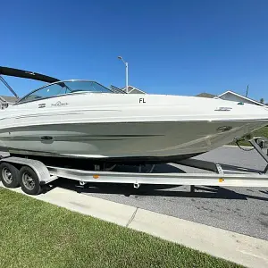 2008 Sea Ray 220 Sundeck