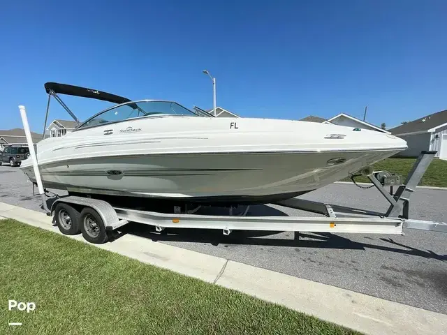 Sea Ray 220 Sundeck