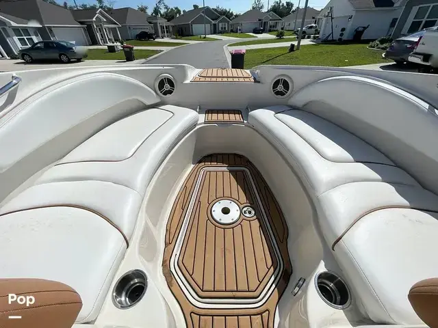 Sea Ray 220 Sundeck