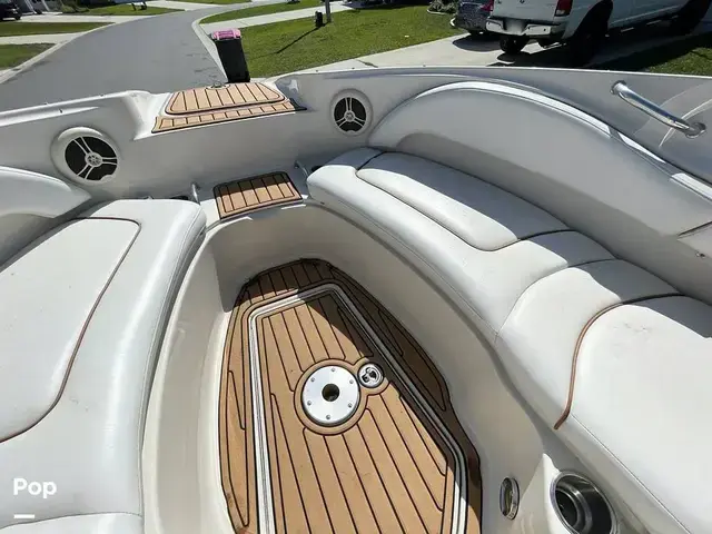 Sea Ray 220 Sundeck