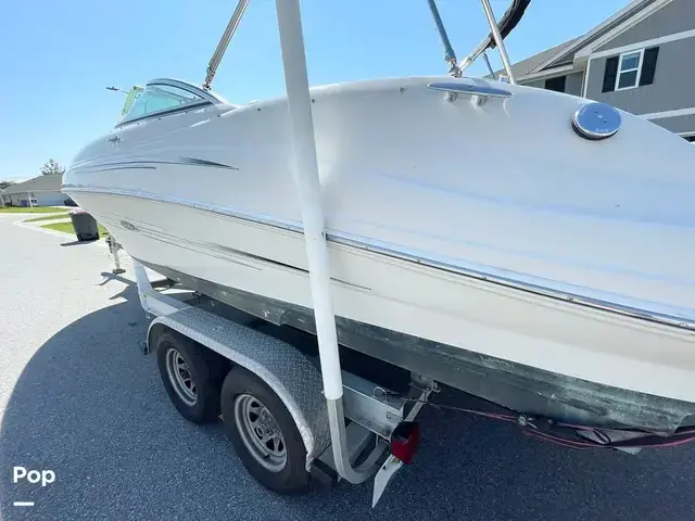 Sea Ray 220 Sundeck