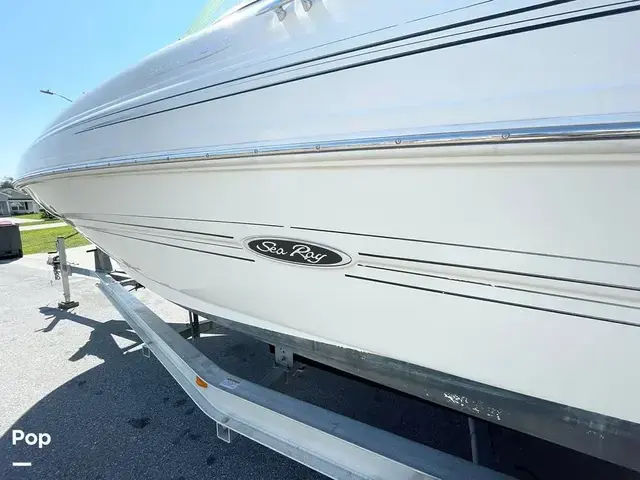 Sea Ray 220 Sundeck