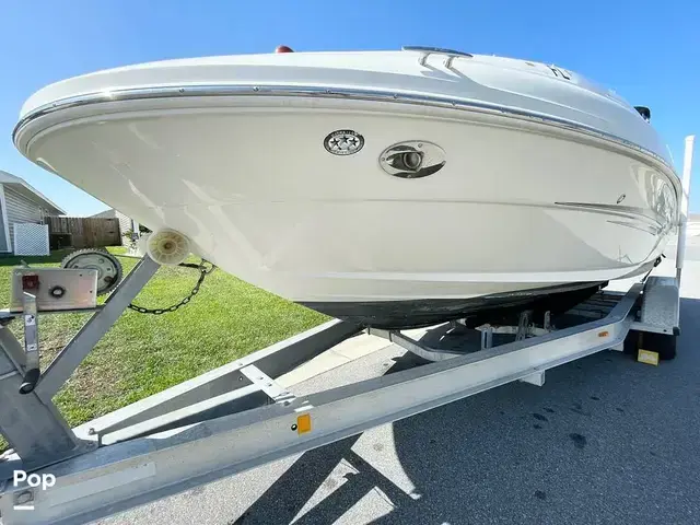 Sea Ray 220 Sundeck