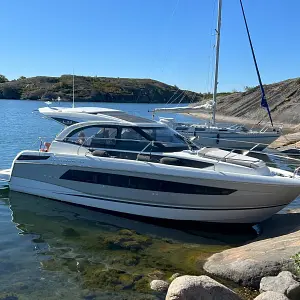 2017 Jeanneau Leader 33