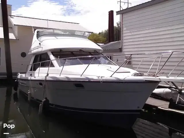 Bayliner 3388 Command Bridge