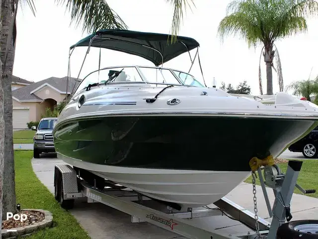 Sea Ray 240 Sundeck