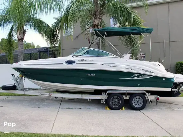 Sea Ray 240 Sundeck