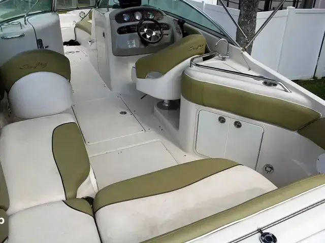 Sea Ray 240 Sundeck