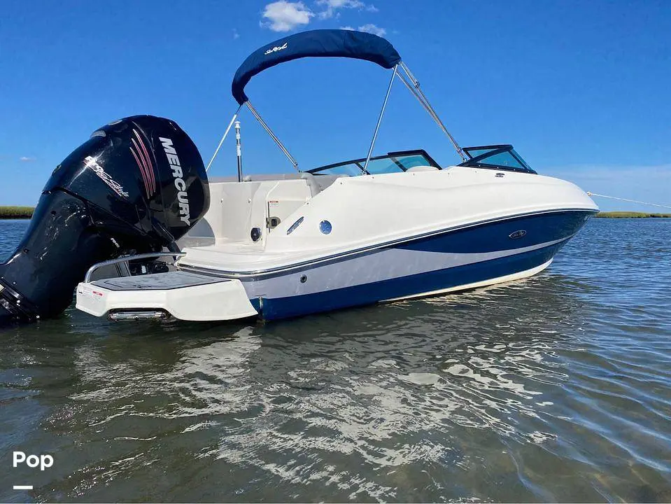 2016 Sea Ray 240 sundeck