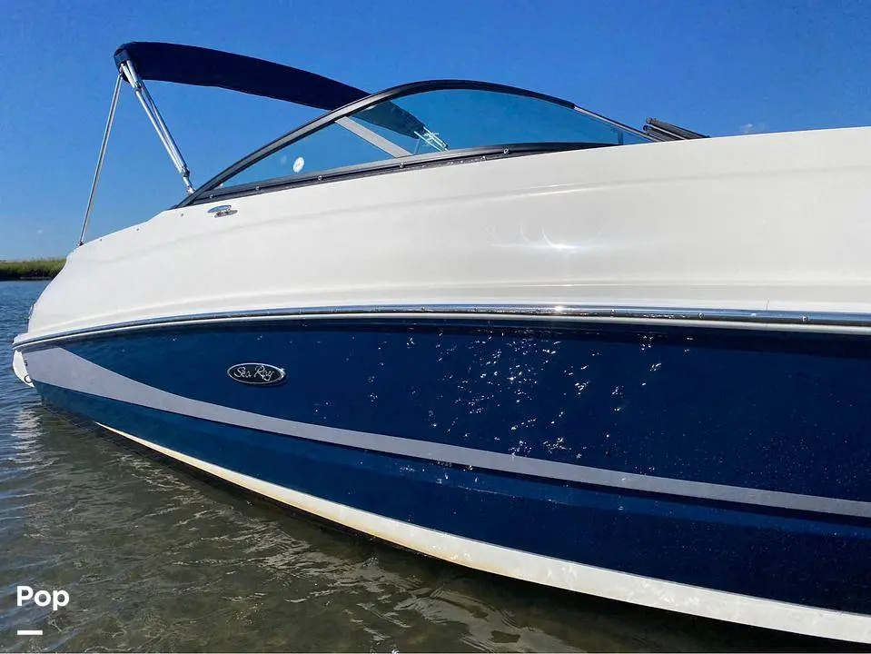 2016 Sea Ray 240 sundeck