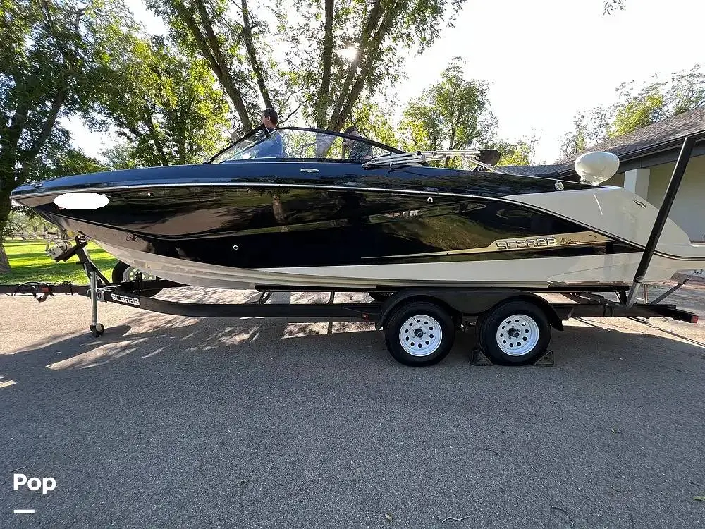 2017 Scarab 255 platinum se