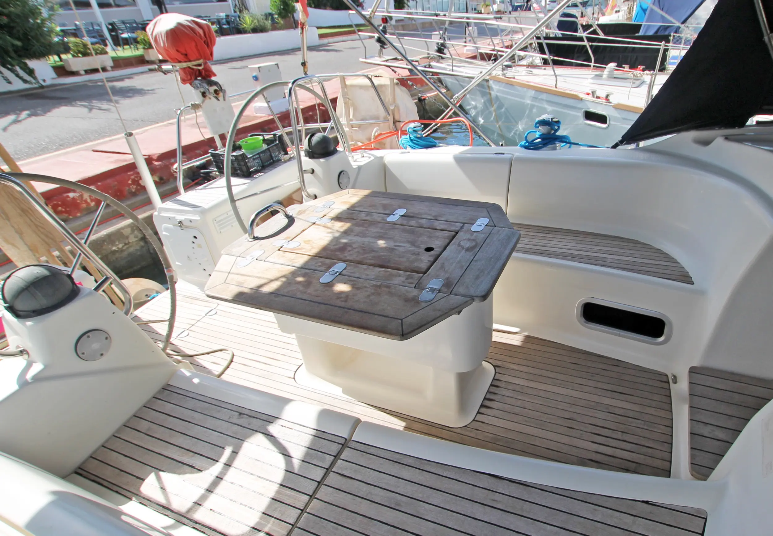 2005 Bavaria 42 cruiser