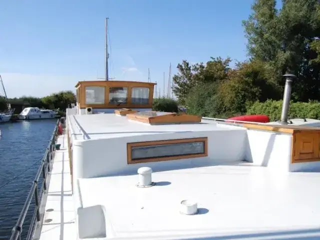 Belgian Boats Steel 95ft Liveboard Barge