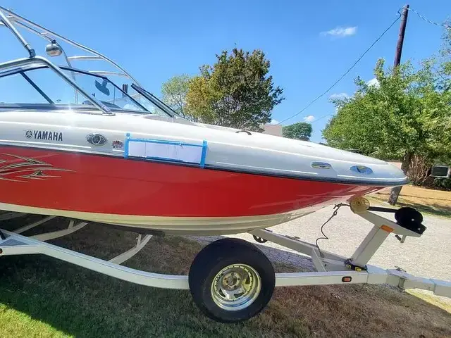 Yamaha Boats AR210