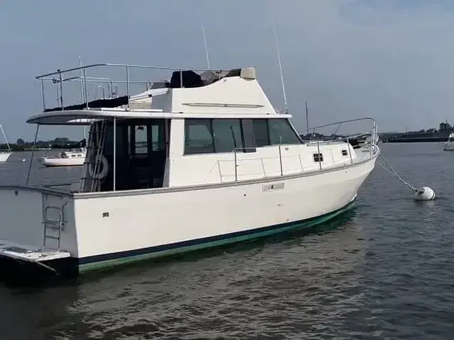 Mainship 34 Cruiser