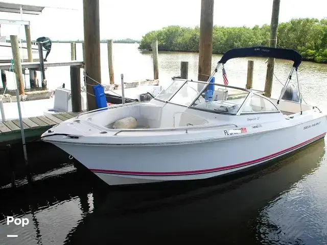 Sea Hunt Boats Escape 220 LE