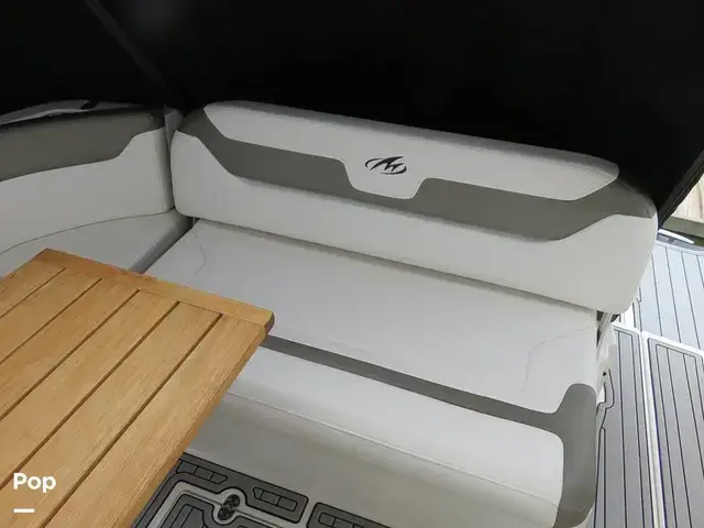 Monterey 340 Sport Yacht