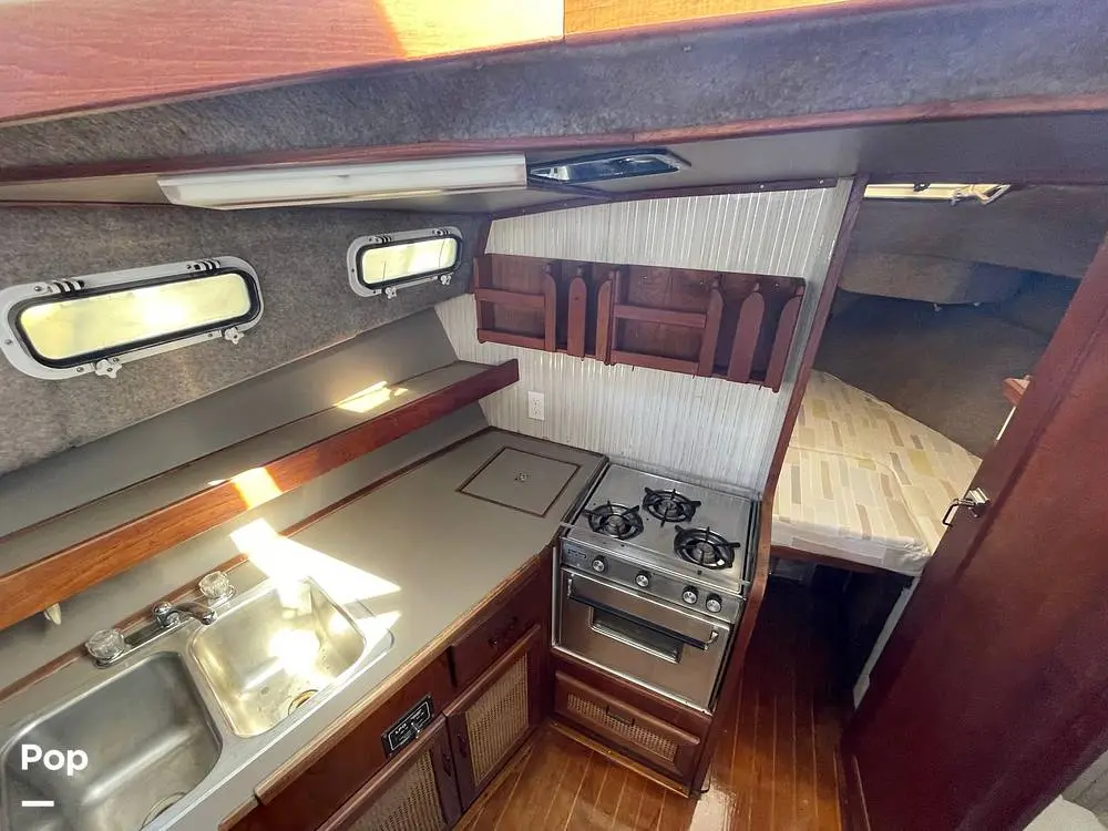 1984 Bayliner 3270 motor yacht