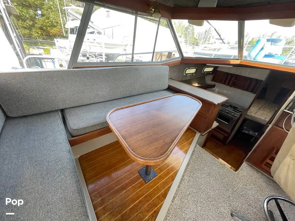 1984 Bayliner 3270 motor yacht