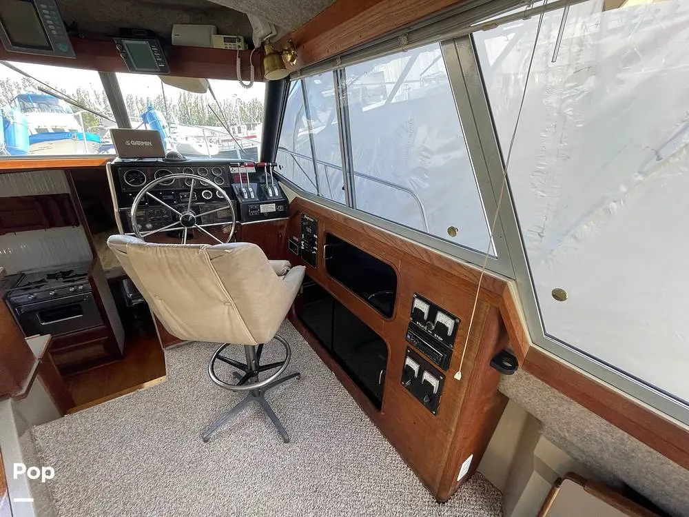 1984 Bayliner 3270 motor yacht