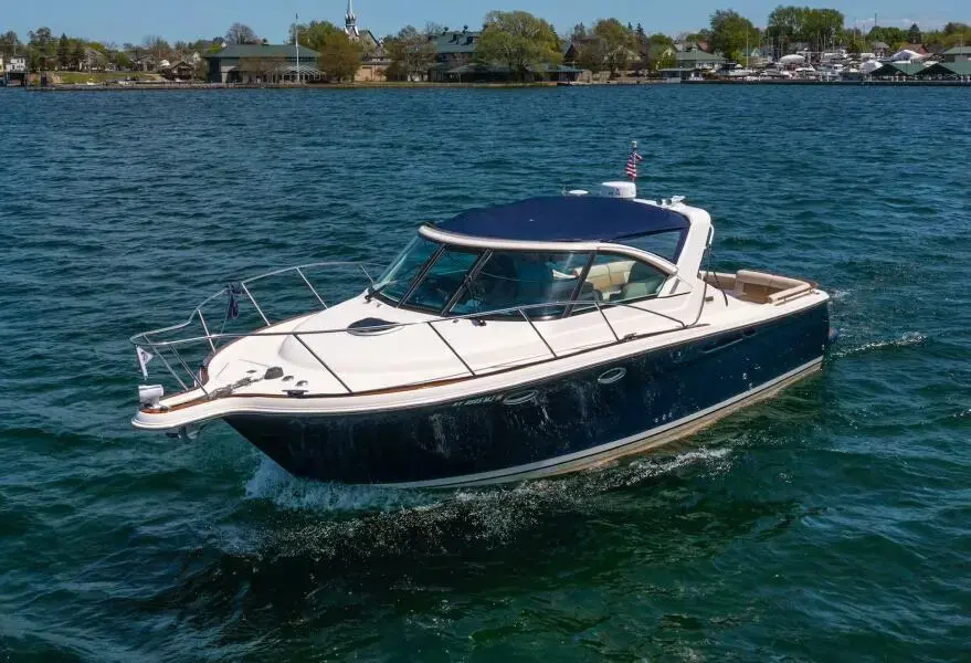 2012 Tiara 3100 coronet