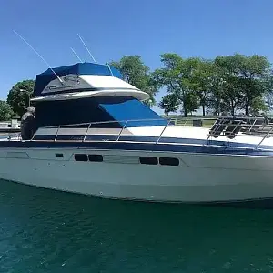 1984 Chris-Craft 333 Commander