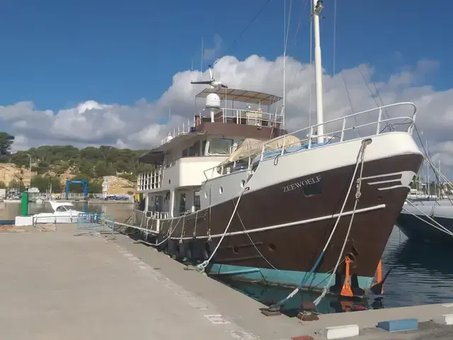 M/Y Trawler Zeewoelf