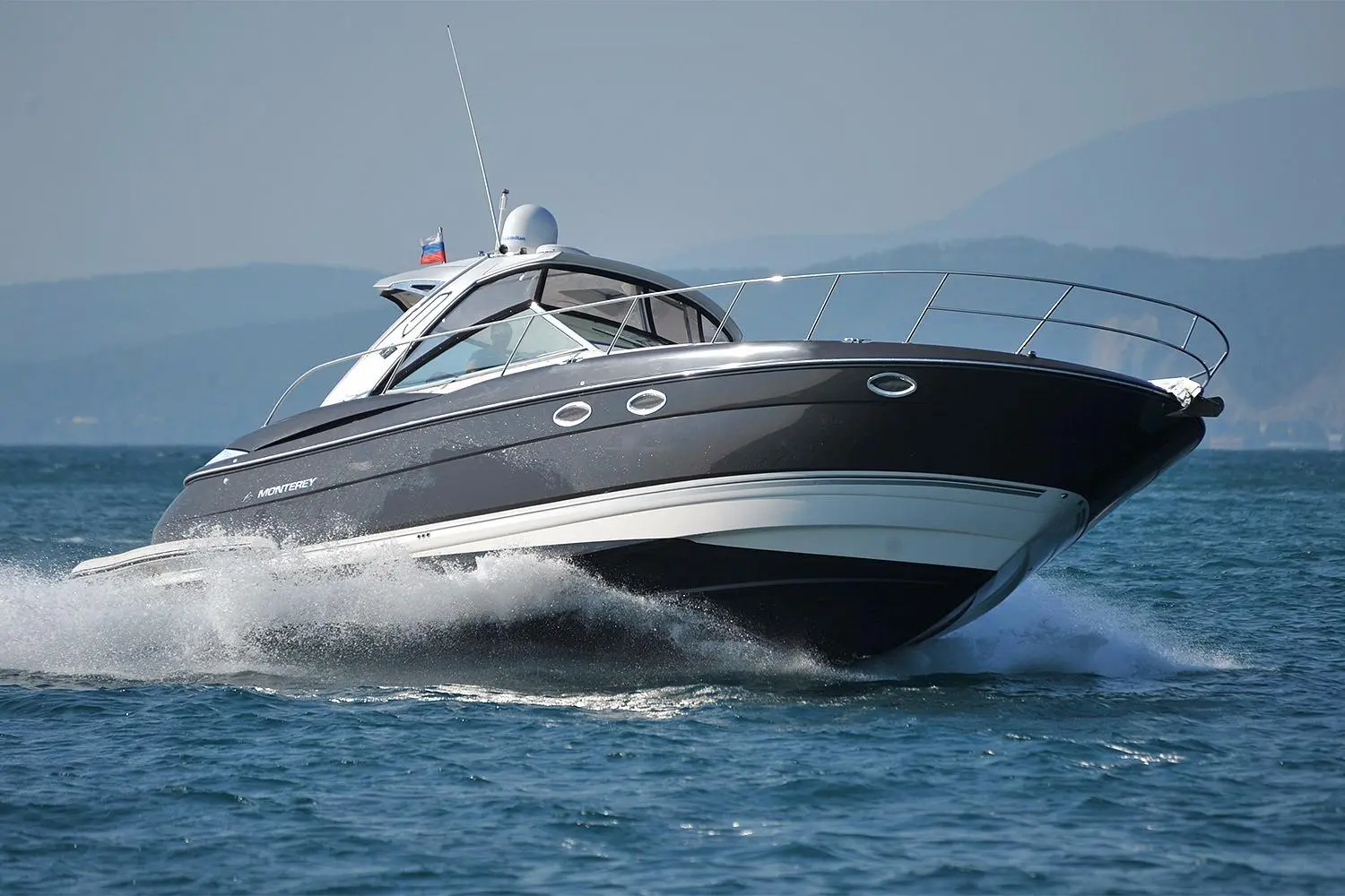 Hydra Sports 415 Sport Yacht