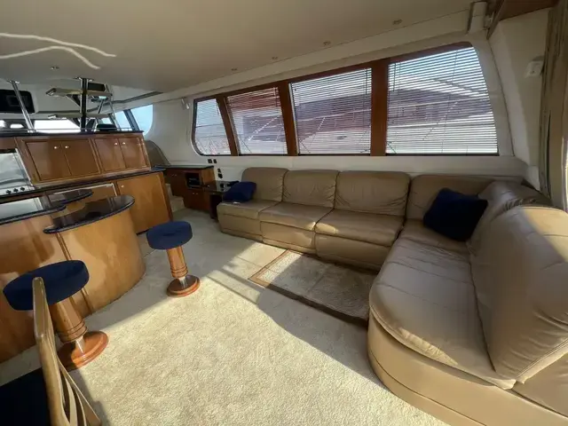 Carver 570 Voyager Pilot House