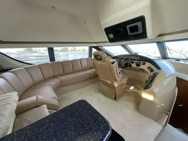 Carver 570 Voyager Pilot House