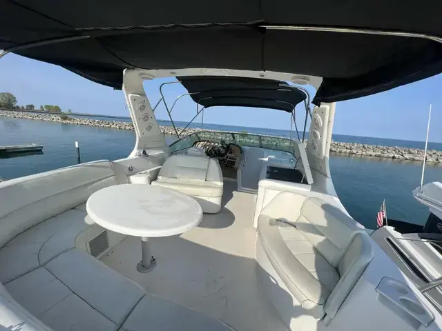 Carver 570 Voyager Pilot House