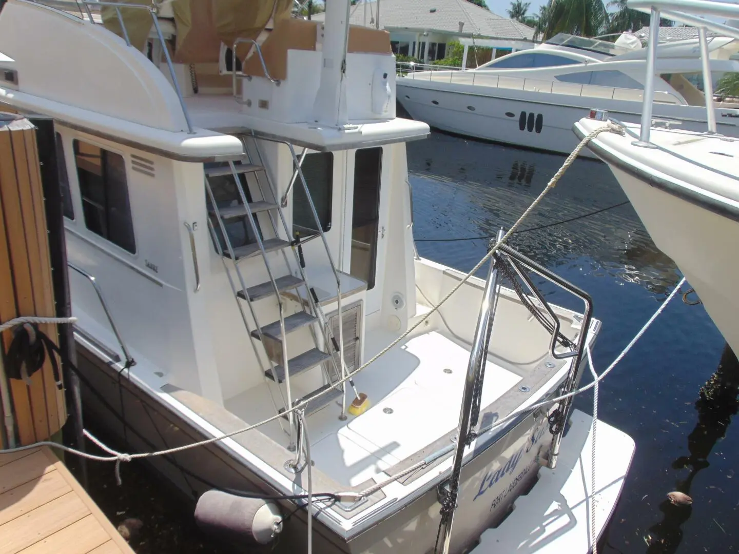 2004 Sabre flybridge