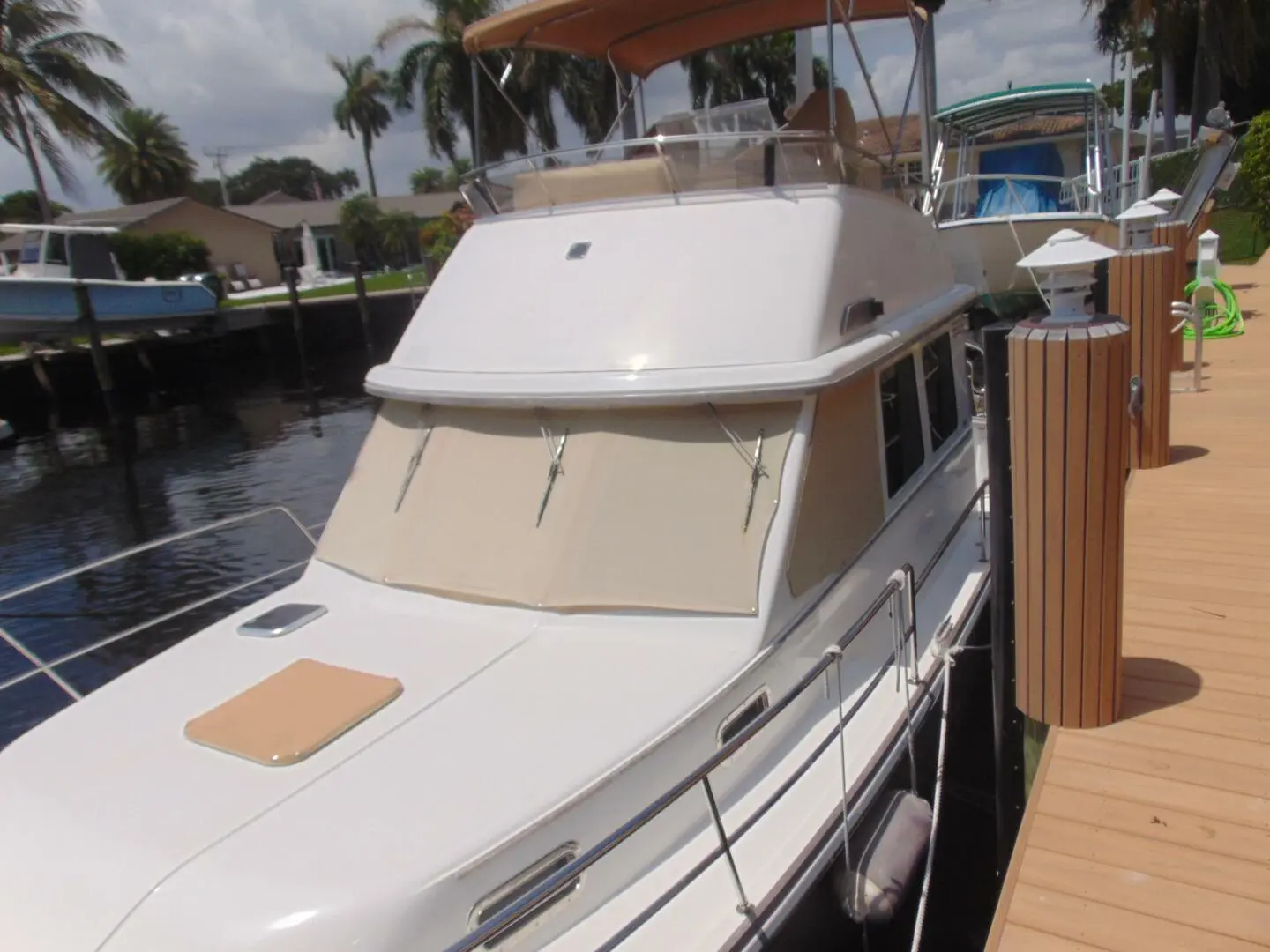 2004 Sabre flybridge