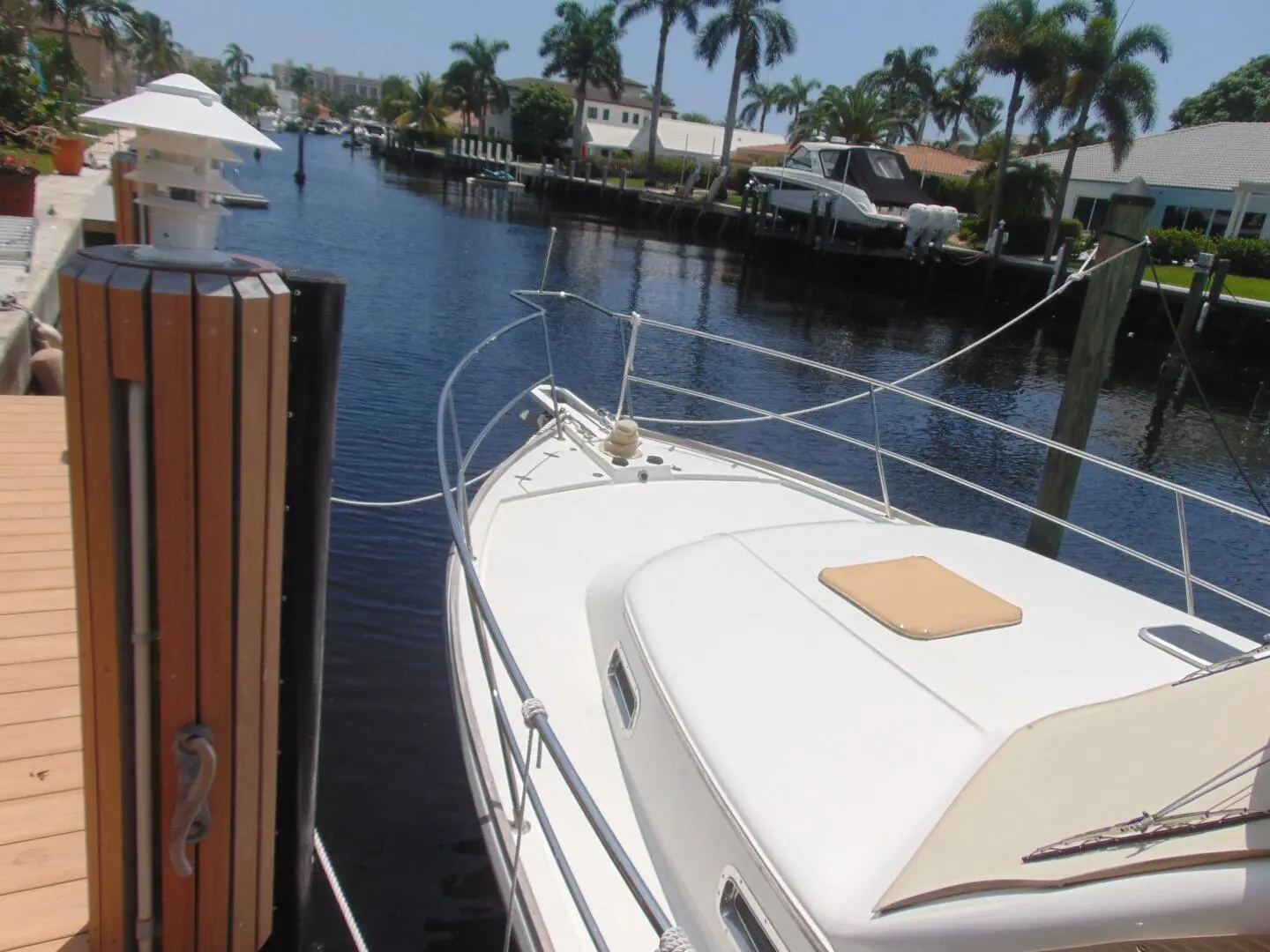 2004 Sabre flybridge