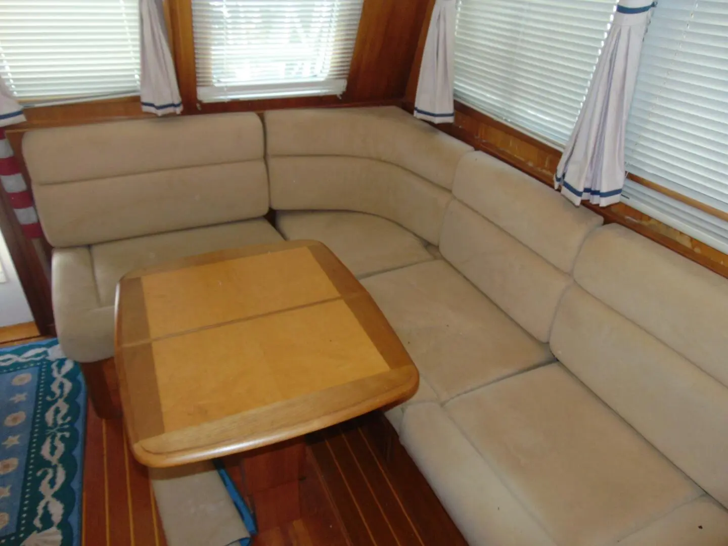 2004 Sabre flybridge