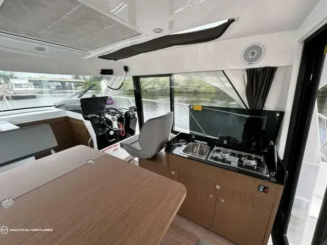 Beneteau Antares 9