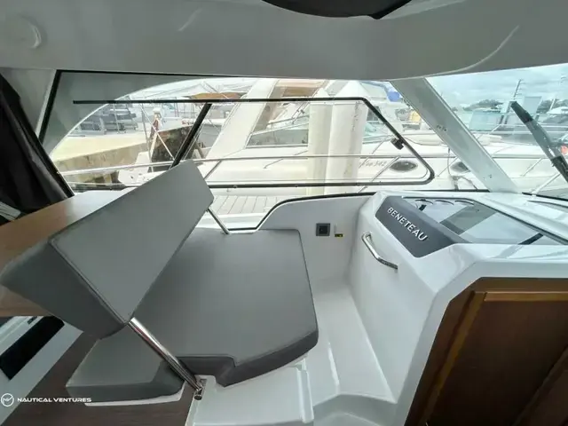 Beneteau Antares 9