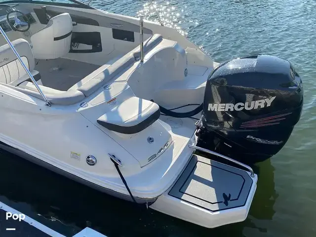 Sea Ray 240 Sundeck