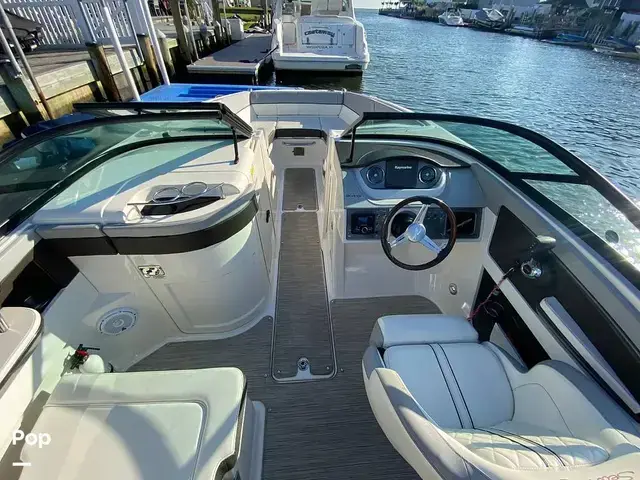 Sea Ray 240 Sundeck