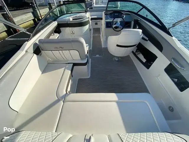 Sea Ray 240 Sundeck