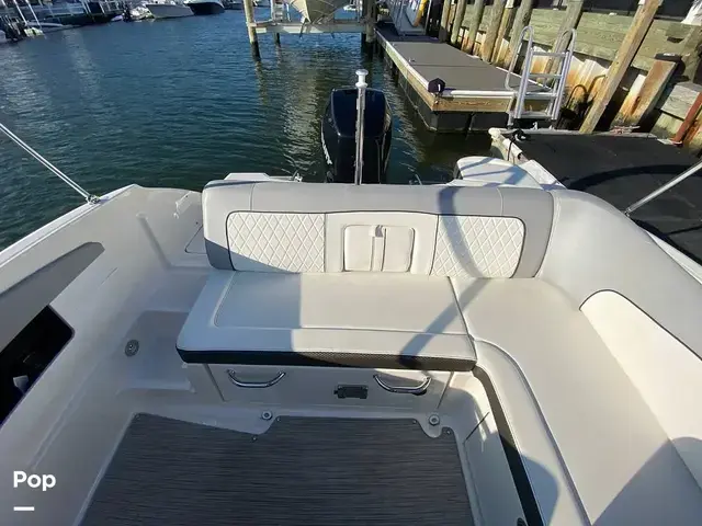 Sea Ray 240 Sundeck