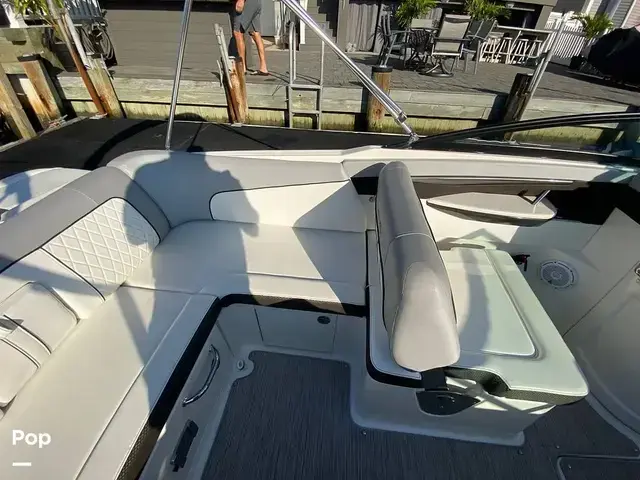 Sea Ray 240 Sundeck