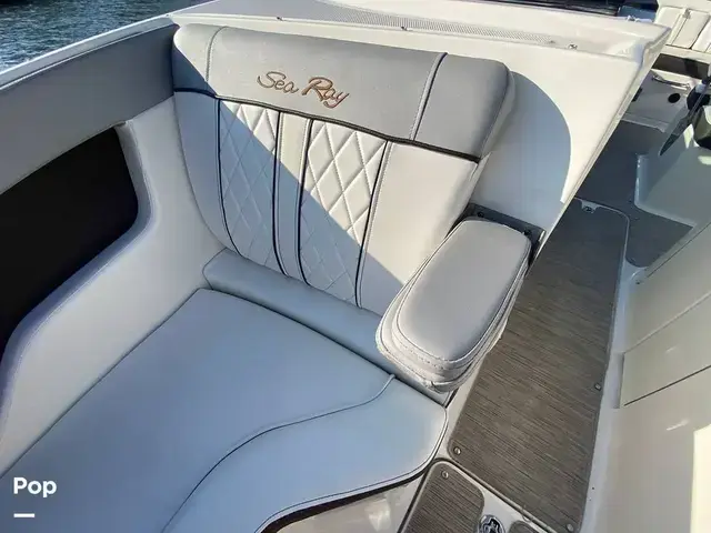 Sea Ray 240 Sundeck