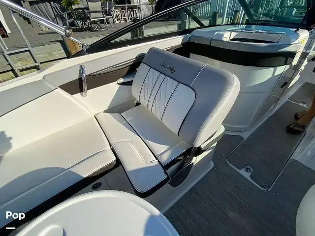 Sea Ray 240 Sundeck