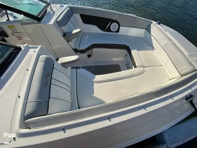 Sea Ray 240 Sundeck