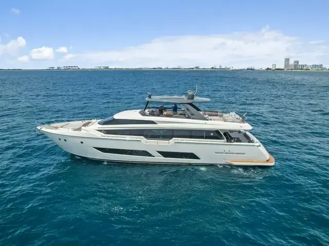 Ferretti Yachts 850