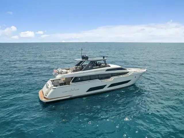 Ferretti Yachts 850